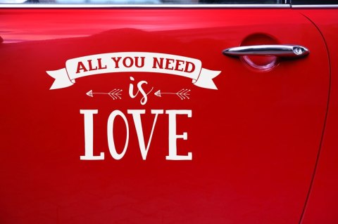 Naklejka ślubna na samochód - All you need is love, 33x45cm Naklejka ślubna na samochód - All you need is love, 33x45cm