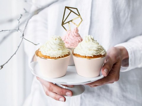 Papilotki na muffinki dekoracje na Walentynki 6szt Papilotki na muffinki dekoracje na Walentynki 6szt