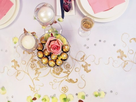 Organza z nadrukiem dekoracja stołu na Komunię 5wz Organza z nadrukiem dekoracja stołu na Komunię 5wz